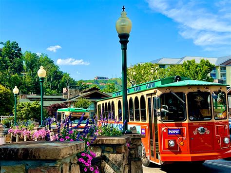 How to Get Around Gatlinburg Riding Trolleys - Edgewater Hotel