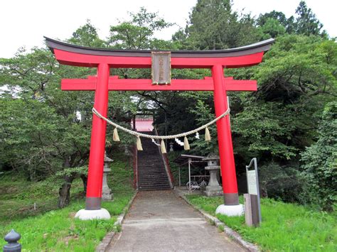 Torii Gate | File:Torii gate of Ootakayama-jinja shrine 01.JPG ...