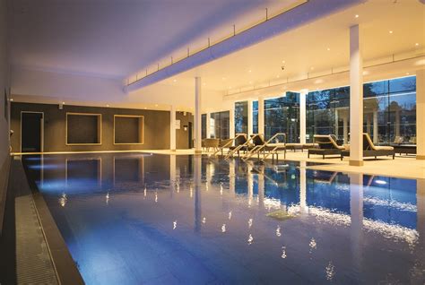 Studley Castle Swimming Pool | Warner Hotels News