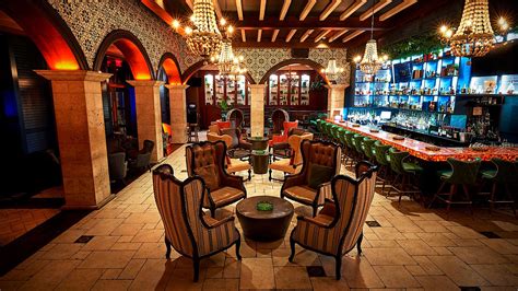 Lounges of Distinction | Cigar Aficionado