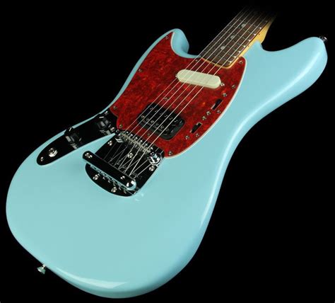 Fender Mustang - Kurt Cobain | Guitar, Unique guitars, Kurt cobain mustang