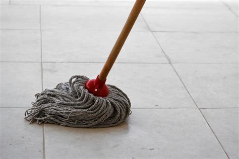 The 4 Best Mops For Tile Floors - J&R Carpet Cleaning