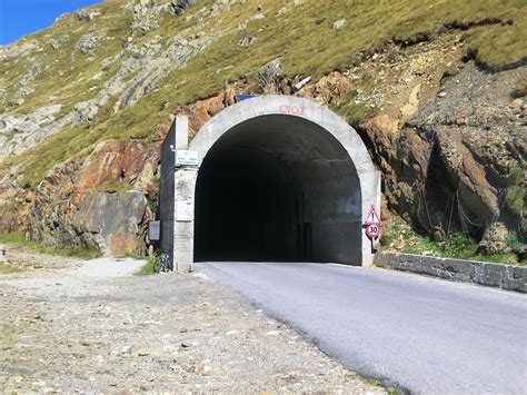 Gavia Tunnel (Ponte di Legno) | Structurae