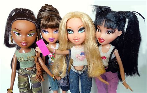 Bratz TV Series Dolls Selfie | Bratz Tv show dolls group sho… | Flickr