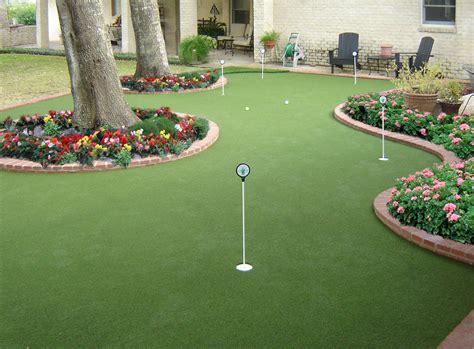 Putting Green Backyard Cost / Natural Grass Backyard Putting Greens ...