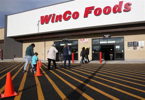 Bargain hunters fill Bend WinCo aisles on opening day | Business ...