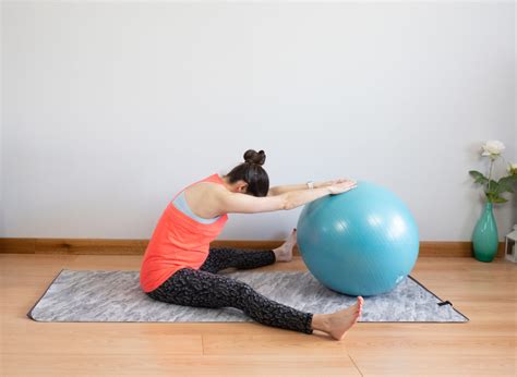 Using the gym ball in pregnancy | Freshly Centered