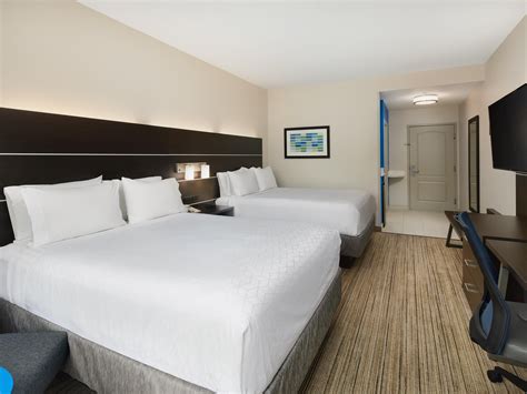 Holiday Inn Express & Suites Valdosta West - Mall Area Guest Room ...