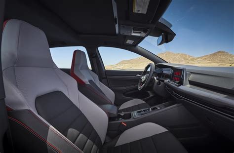 Wards 10 Best Interior for the 2022 Volkswagen Golf GTI