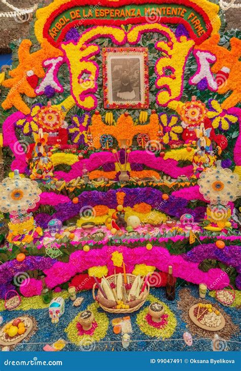 Altar Dia De Los Muertos Frida