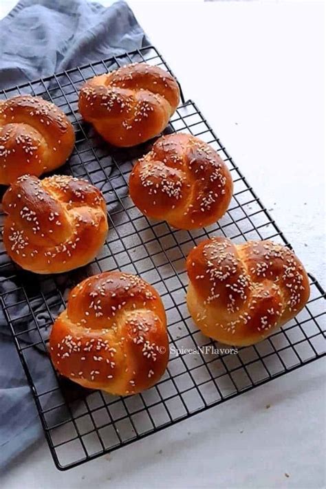 Best Challah Rolls recipe (Step by Step Challah Buns) - Spices N Flavors