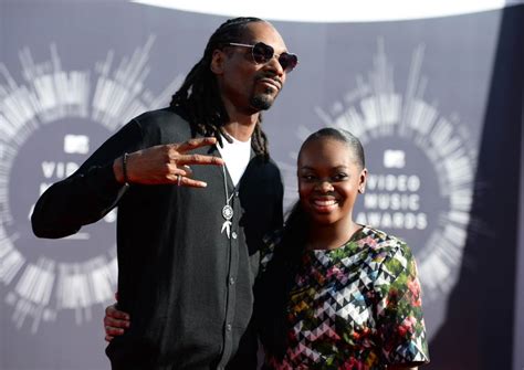 Snoop Dogg's 24-year-old daughter says she suffered a severe stroke