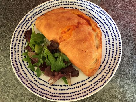 Calzone Pizza : 4 Steps - Instructables