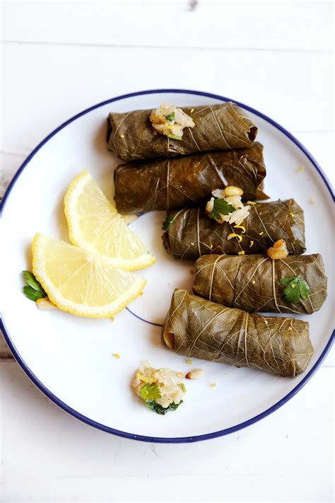 Stuffed Grape Leaves (Dolma) with Brown Rice ~ Feuilles de vigne et riz ...