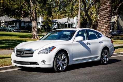 Review: 2013 Infiniti M37 Sedan