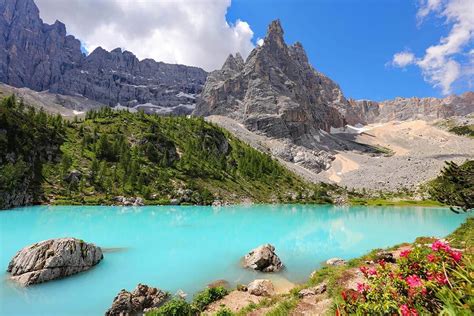 13 Most Beautiful Lakes in the Dolomites (+ Map & How to Visit)