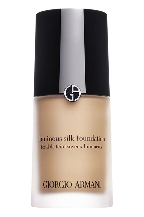 Giorgio Armani Beauty Luminous Silk Foundation Review | BEAUTY/crew