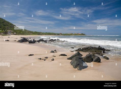 Manzanillo bay waves surfing beach arid surfing left break unoccupied ...