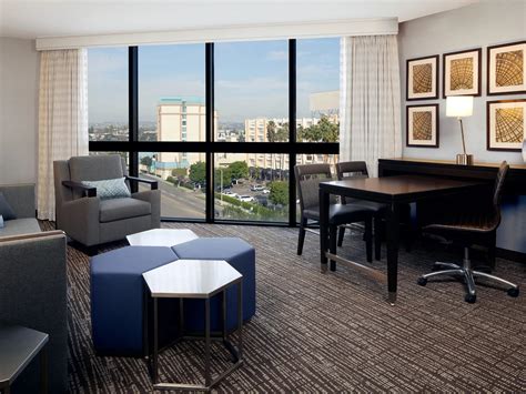 Embassy Suites Los Angeles - International Airport/North | Discover Los ...