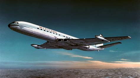 [1952] The de Havilland Comet, the first airliner of the jet age ...