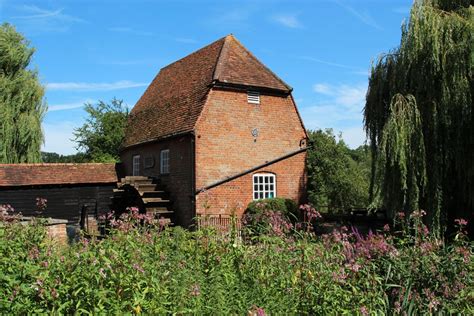 Cobham, Surrey - Beautiful England Photos