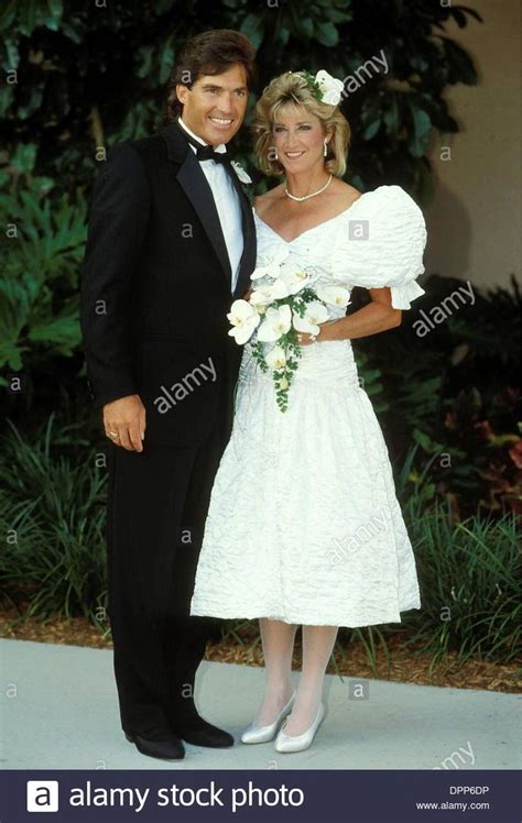 Andy Mill and Chris Evert married in 1988 | Celebrity weddings, White ...