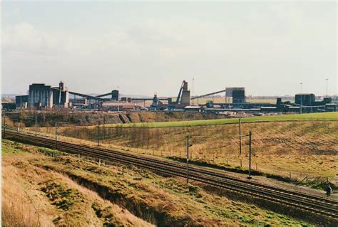 T:UK - South Kirkby Colliery Headgear