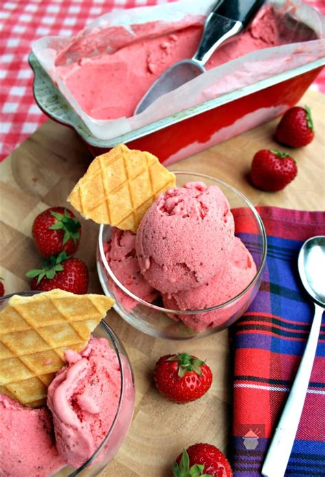 Easy Creamy Strawberry Ice Cream | Lovefoodies