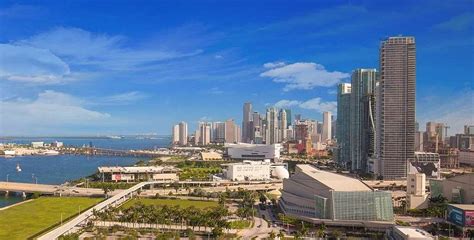 HILTON MIAMI DOWNTOWN $143 ($̶3̶0̶5̶) - Updated 2021 Prices & Hotel ...