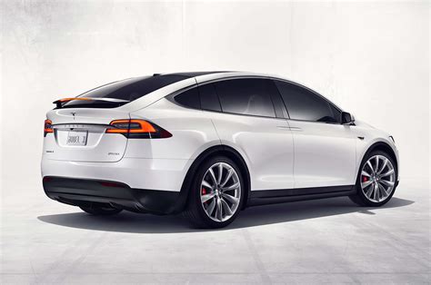 2016 Tesla Model X P90D Review