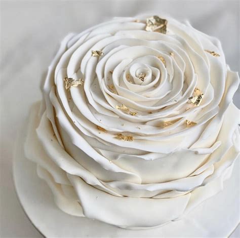 Beautiful White Rose Cake