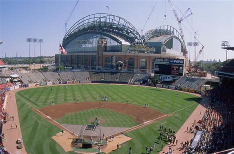 County Stadium - History, Photos and more of the Milwaukee Brewers ...