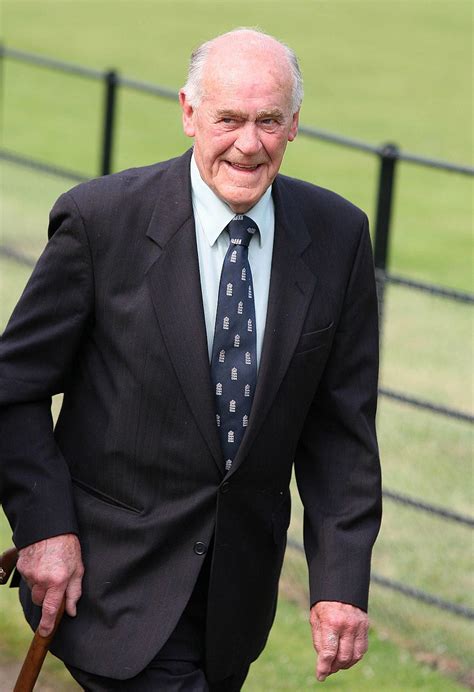 Cricket pays tribute to former England captain Brian Close