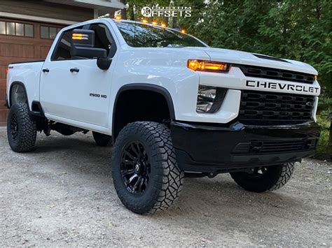 2020 Chevrolet Silverado 2500 HD Fuel Blitz Rough Country Suspension ...