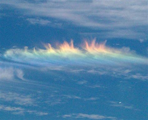 Amazing Fire Rainbow Clouds - Circumhorizontal Arc - Pictures - Strange ...