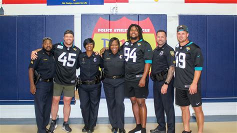 Jaguars team up with Jacksonville Police Athletic League