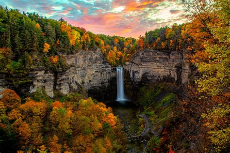 Finger Lakes Fall Foliage: The 6 Best Places or Viewing