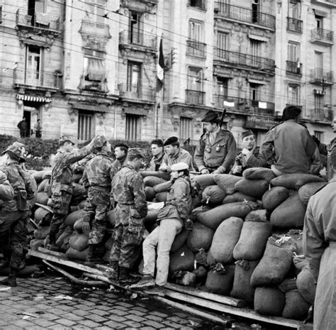 33 Photos Of The French-Algerian War That You Don’t See In History Books