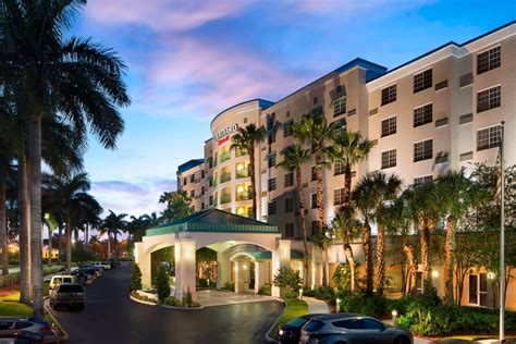 10 Best Hotels Near Fort Lauderdale Airport: Where to Stay near FLL