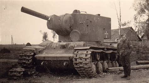 KV2 heavy tank captured by the Germans | World War Photos