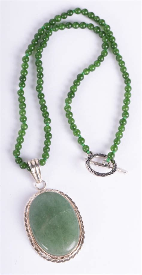 Lot - Green Jade Bead Necklace and Pendant