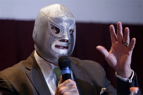 Lucha Libre legend El Santo retired 40 years ago this week