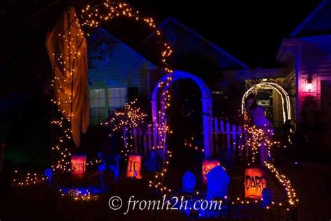 Halloween Outdoor Lighting Ideas: 25+ Spooky Ways To Light Your Yard ...