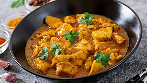 Frango com molho de curry, muito saboroso e suculento, veja - Tudo de ...