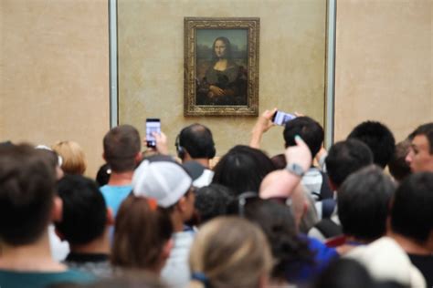 Louvre Museum Mona Lisa Room - seijishohei