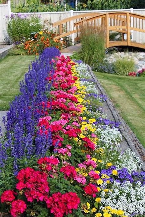 Small Flower Garden Layout Ideas