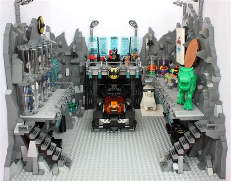 The Batcave (1.1) [MOC] | Batman lego, Lego dc comics, Ensembles de légo