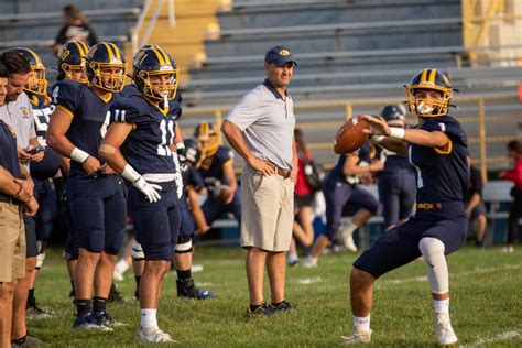 High school football: Kirtland coach’s streak, Perry’s Richards ...