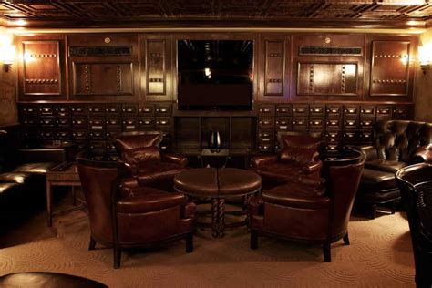 Cigar Etiquette 101 – What to do and not to do at your local cigar lounge