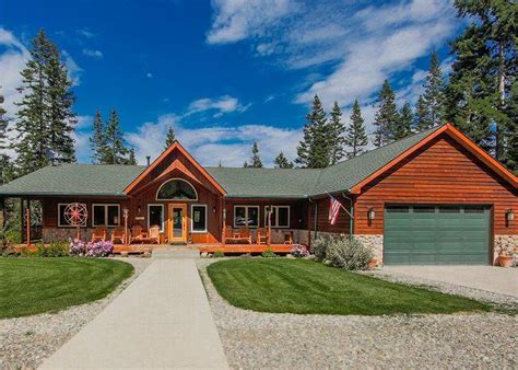 Cle Elum log cabin with 8 bedrooms | FlipKey